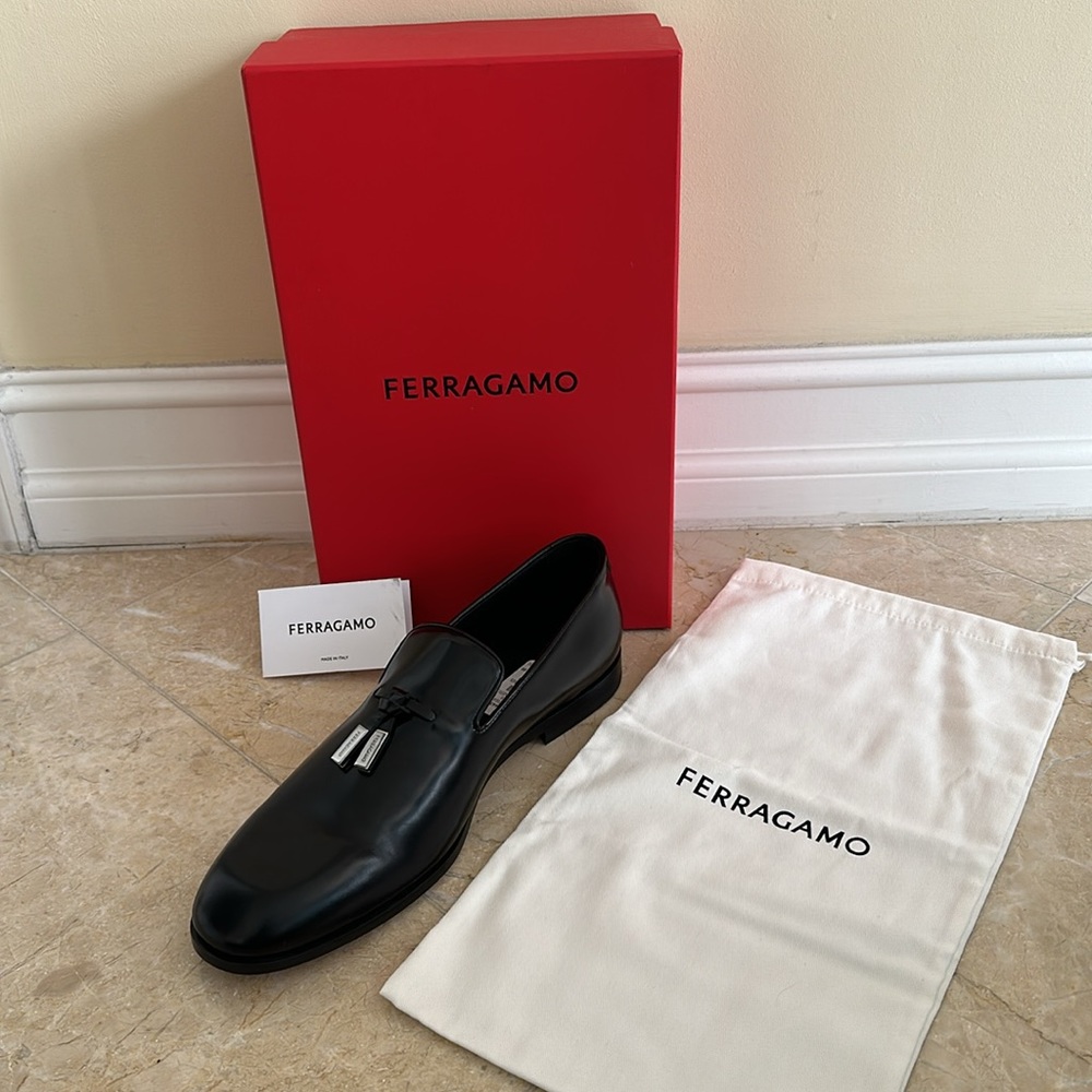 Ferragamo Smooth loafer with tassels— Size 10 E